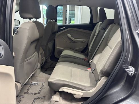 Used 2015 Ford Escape SE FWD image 17