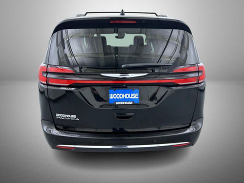 Used 2021 Chrysler Pacifica Touring-L image 6