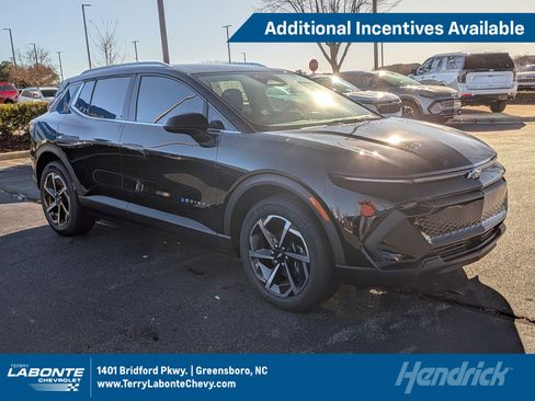 New 2026 Chevrolet Equinox EV LT image 1