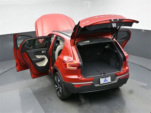 Used 2023 Volvo XC40 B5 Plus w/ Protection Package Premier image 49