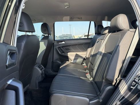 Used 2023 Volkswagen Tiguan SE image 13