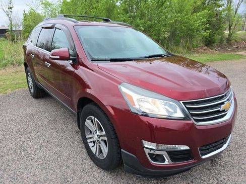 Used 2017 Chevrolet Traverse LT image 7