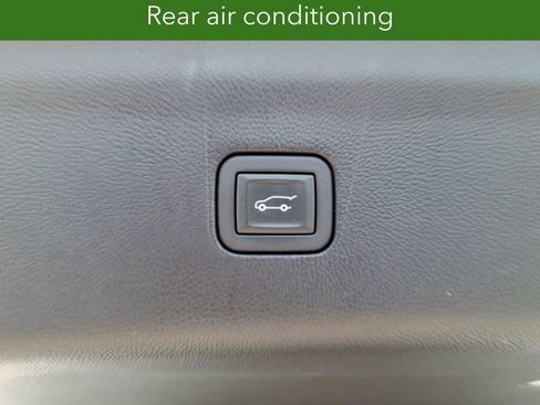 Certified 2024 Buick Enclave Essence FWD image 18