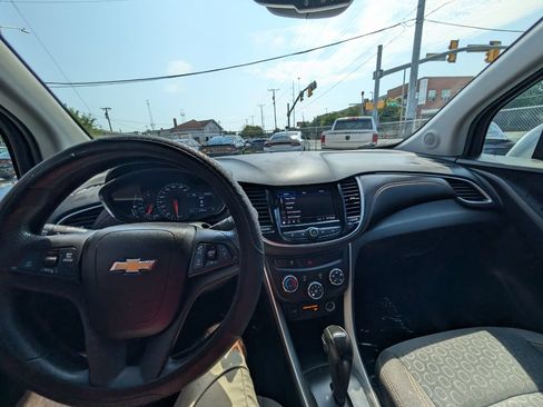 Used 2020 Chevrolet Trax LS w/ Tint and Cruise Package FWD image 21
