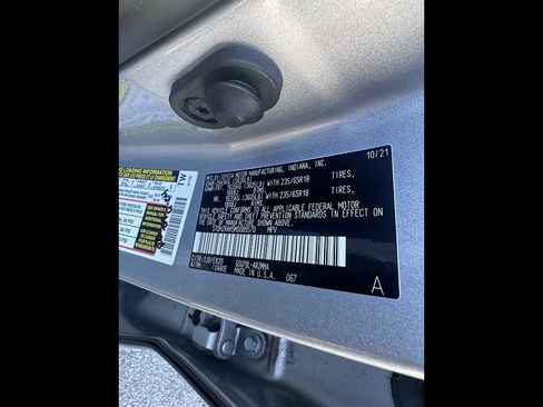 Used 2021 Toyota Highlander XLE FWD image 6