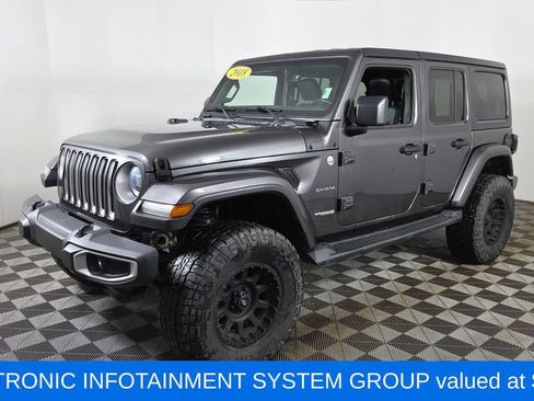 Used 2018 Jeep Wrangler Unlimited Sahara AWD/4WD image 3