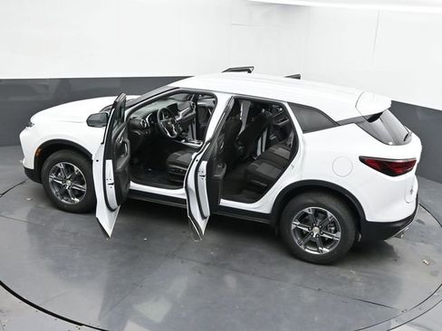 Used 2025 Chevrolet Blazer LT image 60