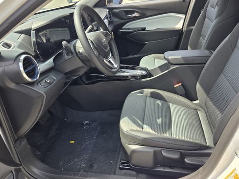 New 2026 Chevrolet Trax LT w/ Driver Confidence Package FWD image 14