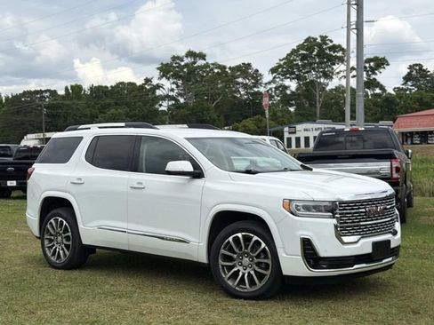Used 2023 GMC Acadia Denali FWD image 3