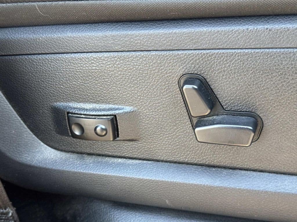 Used 2015 RAM 2500 Limited AWD/4WD image 27