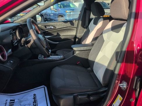 Used 2024 Chevrolet Trax RS image 17