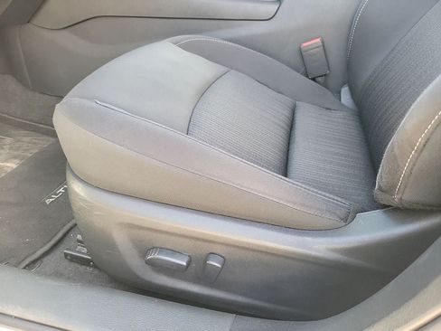 Used 2025 Nissan Altima 2.5 SV FWD image 12