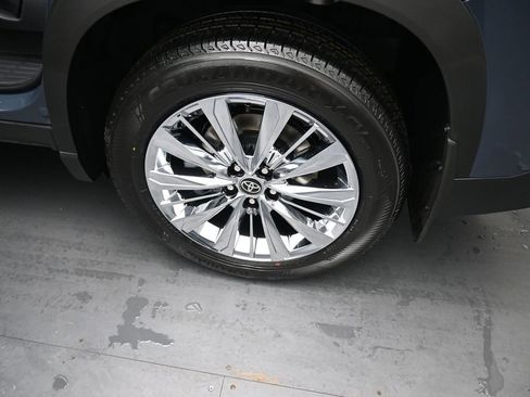 Used 2025 Toyota Grand Highlander AWD image 17