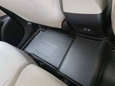 Certified 2025 Hyundai Tucson SE image 14