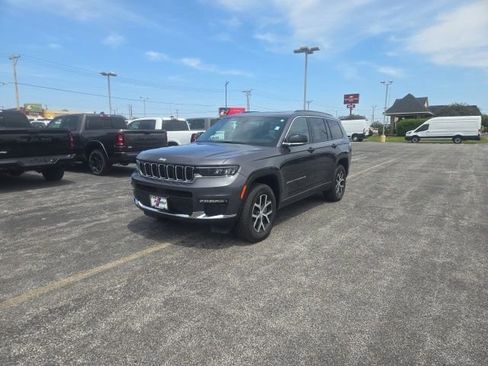 Used 2025 Jeep Grand Cherokee L Limited AWD/4WD image 1