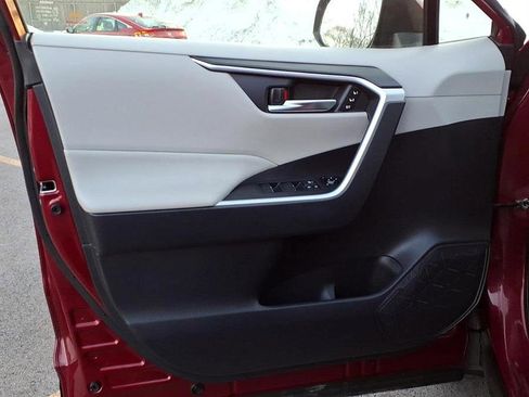 Used 2019 Toyota RAV4 XLE Premium w/ Cold Weather Package image 17