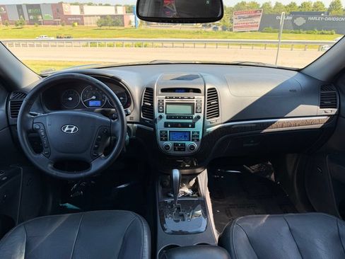 Used 2009 Hyundai Santa Fe Limited FWD image 4