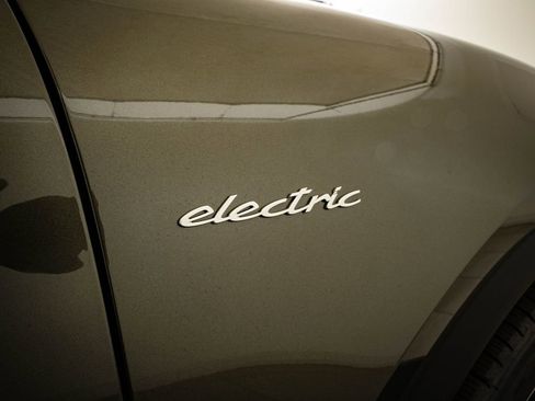 New 2026 Porsche Macan 4 Electric AWD/4WD image 20