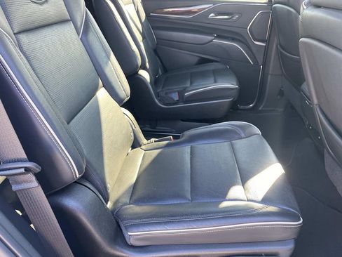 Used 2021 Cadillac Escalade Premium Luxury w/ Performance Package image 22
