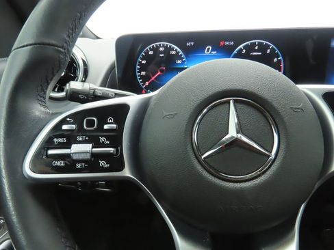 Certified 2022 Mercedes-Benz GLB 250 image 11