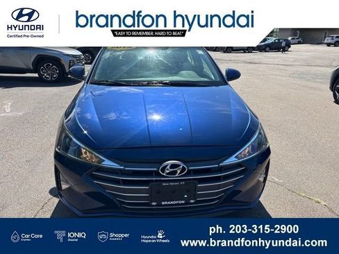 Used 2019 Hyundai Elantra SE FWD image 2