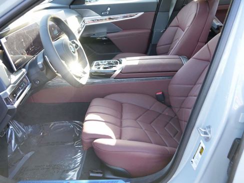 New 2026 BMW 740i w/ Executive Package image 12