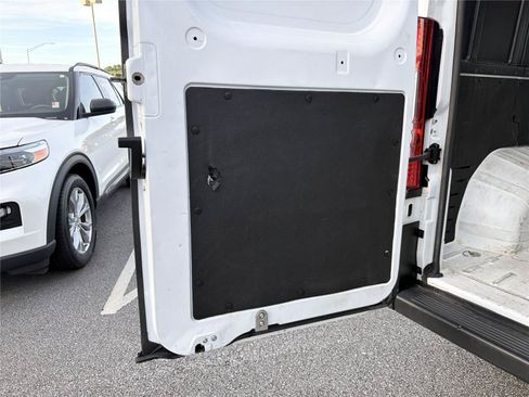 Used 2024 RAM ProMaster 2500 w/ Convenience Group FWD image 19