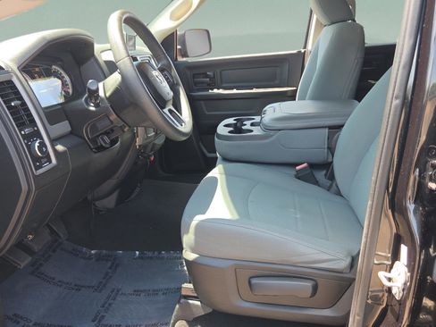 Used 2017 RAM 1500 Express w/ Black Ram 1500 Express Group image 9