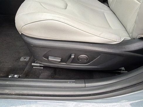 Used 2023 Hyundai Elantra Limited image 18