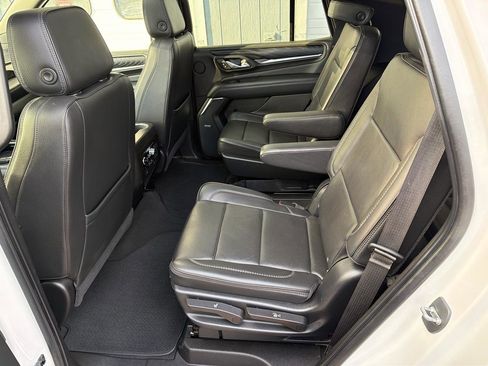 Used 2021 GMC Yukon Denali AWD/4WD image 10