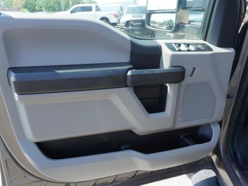 Used 2021 Ford F250 XL w/ STX Appearance Package AWD/4WD image 13