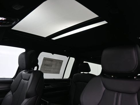 New 2026 Jeep Grand Wagoneer Limited AWD/4WD image 2