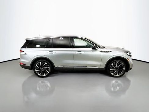Used 2023 Lincoln Aviator Reserve w/ Equipment Group 201A image 8