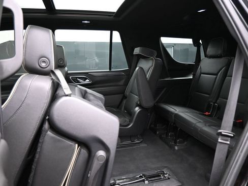 Used 2022 GMC Yukon SLT w/ SLT Premium Package AWD/4WD image 32