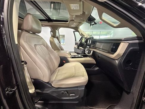 Used 2024 Ford Expedition Max Limited image 12