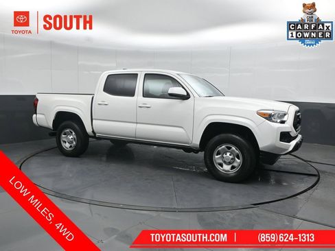 Used 2022 Toyota Tacoma SR AWD/4WD image 1