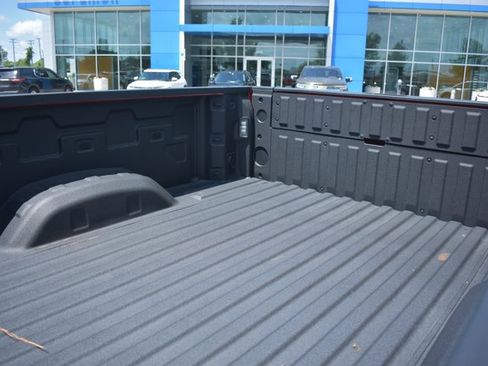 Used 2025 Chevrolet Silverado 2500 ZR2 w/ Technology Package AWD/4WD image 15