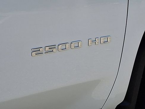 Used 2023 Chevrolet Silverado 2500 LT AWD/4WD image 28