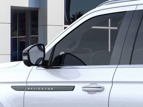 New 2025 Lincoln Navigator L Black Label image 40