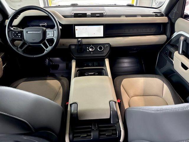Used 2024 Land Rover Defender 110 X-Dynamic SE AWD/4WD image 17