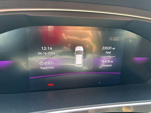 Used 2024 Volkswagen Tiguan SE R-Line image 11