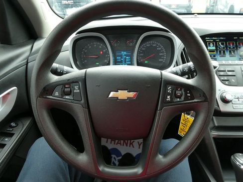 Used 2017 Chevrolet Equinox LS image 28