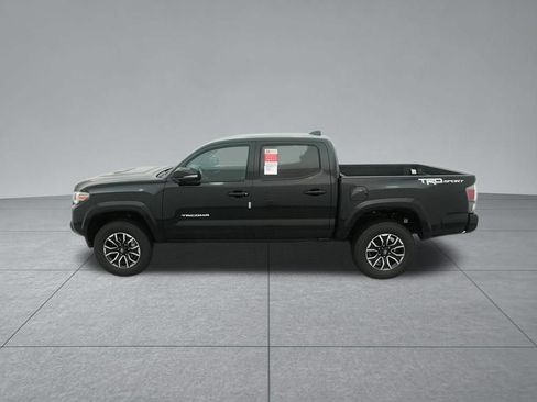 Used 2022 Toyota Tacoma TRD Sport w/ Technology Package RWD image 4