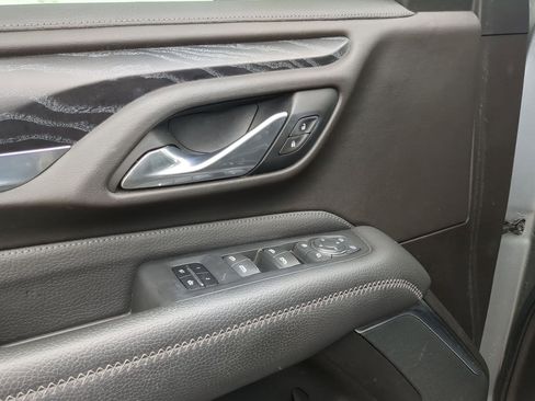 Used 2021 GMC Yukon XL Denali image 12