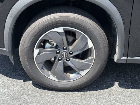 Used 2025 Nissan Rogue SV FWD image 10