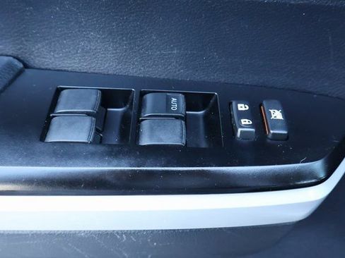 Used 2019 Toyota Tundra SR5 w/ SR5 Upgrade Package image 9