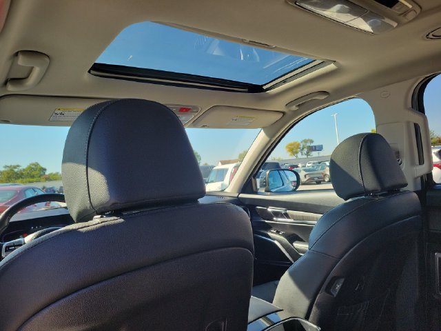 Used 2024 Kia Telluride EX w/ EX Captain's Chair Package FWD image 8