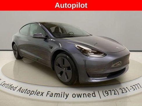 Used 2023 Tesla Model 3 Standard Range image 1