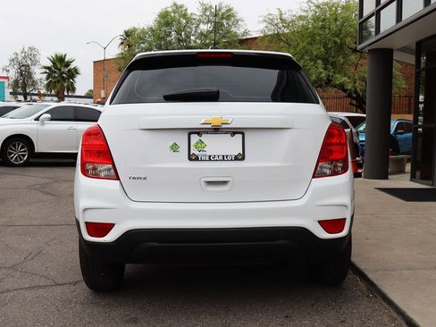 Used 2018 Chevrolet Trax LS w/ LPO, Cargo Package FWD image 11
