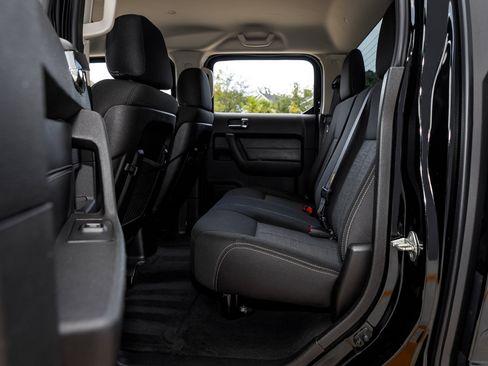 Used 2010 HUMMER H3T Adventure image 40